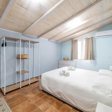 Venere Pool Piedimonte Etneo